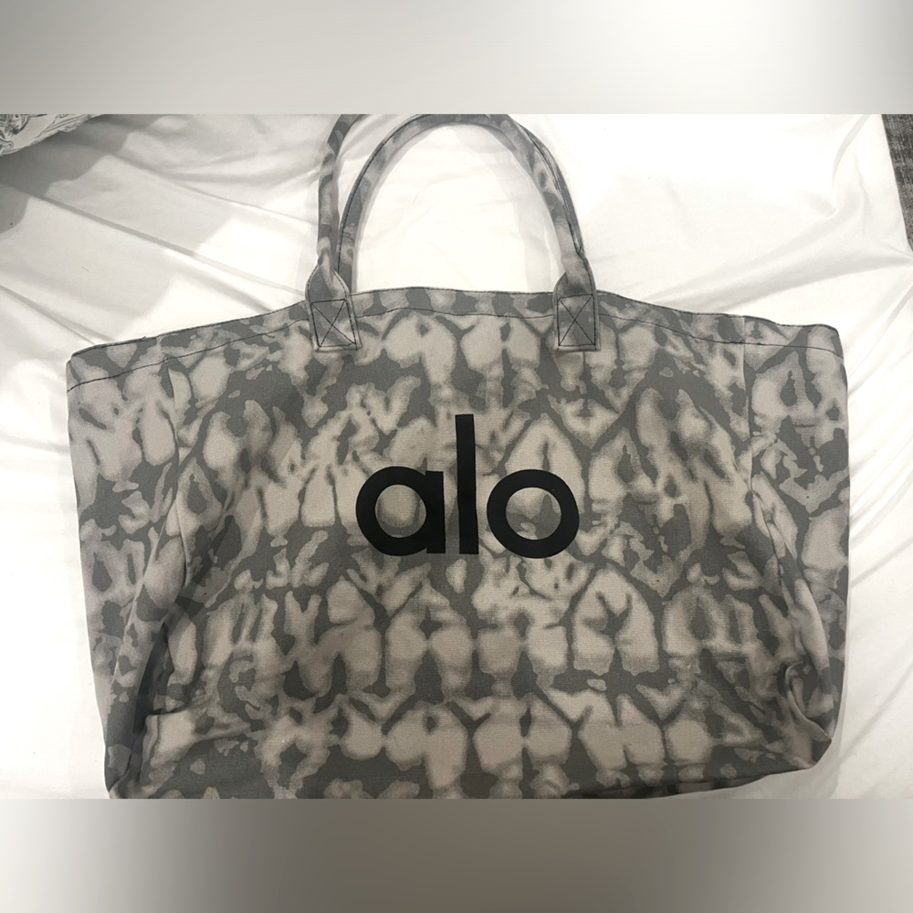Alo Yoga tote
